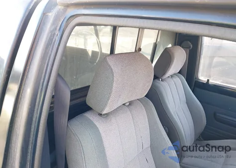 1991 Toyota Pickup 1/2 Ton Short Wheelbase из США, поврежденный, VIN JT4RN81A6M0070753